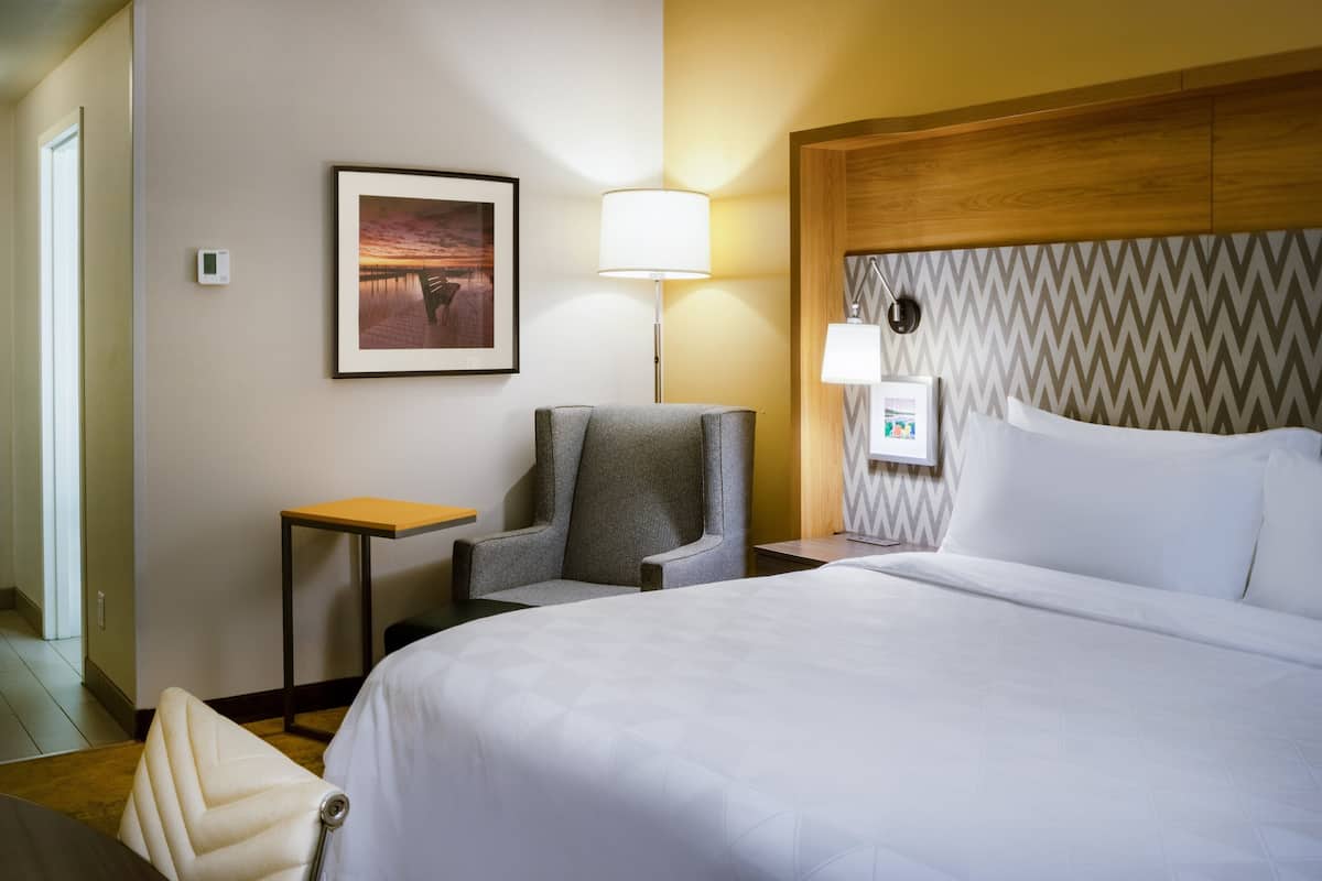 Egyptian cotton sheets, premium bedding, down comforters, pillowtop beds