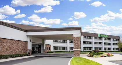 Holiday Inn Long Island-Islip Arpt East by IHG