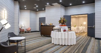 Holiday Inn Long Island-Islip Arpt East by IHG