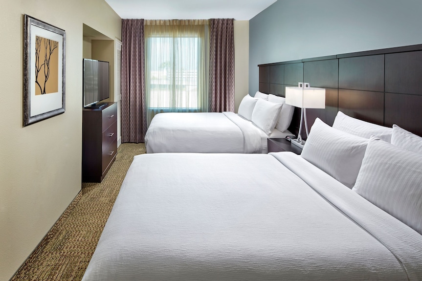 Accessible 2-bedroom Suite W/ 3 Beds, Anaheim - Irvine, CA