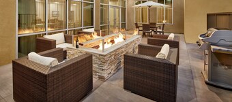 Accessible 2-Bedroom Suite w/ 3 Beds, Anaheim