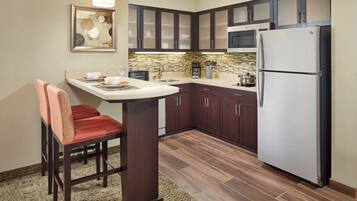 Refrigerador, microondas, parrilla de estufa y lavavajillas