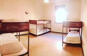 Gemeinsamer Classic-Schlafsaal, Nichtraucher (Female dorm - 6 beds) | Zimmersafe, kostenloses WLAN, Bettwäsche