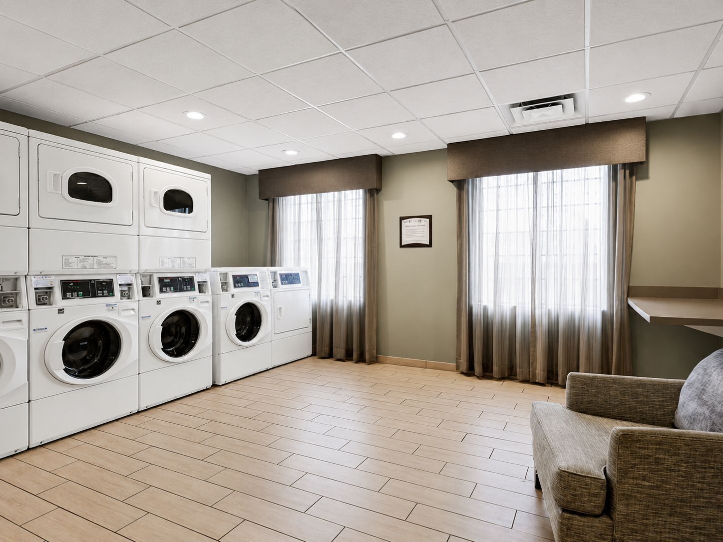 Close To Amtrak Station, Nasa, Irs, Fda | Free Breakfast, 24 Hour Business Center + Fitness Center - Maryland