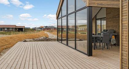 Nice home in Harboøre with sauna