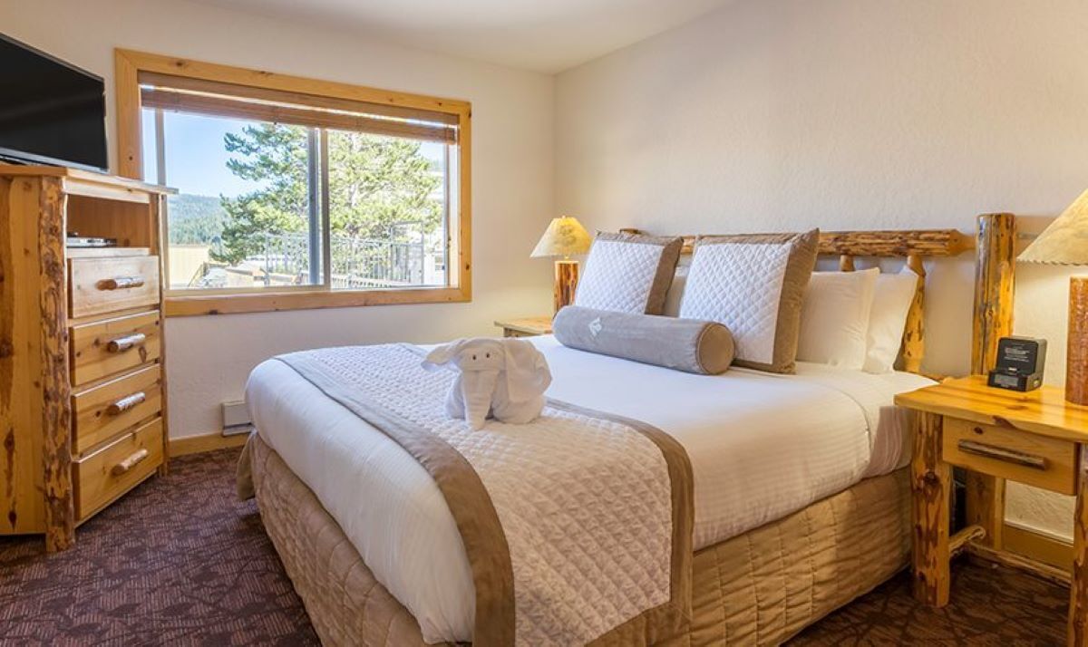 Red Wolf Lodge at Palisades Ski Resort
