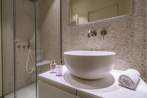 Dusche, Regendusche, Haartrockner