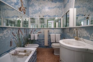 Badewanne, Haartrockner