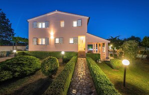 Exterior - Amazing home in Marcana (Marcana)