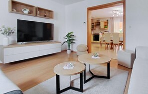 TV - Amazing home in Marcana (Marcana)