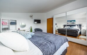 4 Schlafzimmer, Zimmersafe, Reisekinderbett, kostenloses WLAN