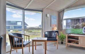 TV, caminetto, lettore DVD