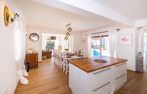 Dining - Gorgeous home in Sukosan with sauna (Sukosan)