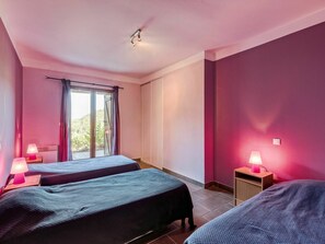 4 quartos, berço de viagem, Wi-Fi de cortesia