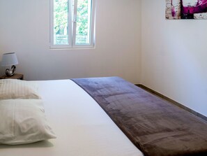 2 habitaciones, wifi gratis y ropa de cama
