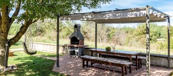 Stunning villa for 8 people with private pool, WIFI, A/C, TV, terrace, pets allowed and parking