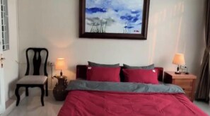 3 bedrooms, WiFi, bed sheets - Vintage and Traditional Homestay near TrainStation (Nguyễn Du)