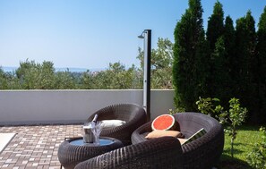 Terrace/patio - Amazing home in Zrnovnica with sauna (Zrnovnica)