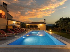 Pool - Beautiful private villa for 13 guests with private pool, WIFI, TV and terrace (Buzet)