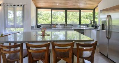 CASA MIEL LUXUSVILLA IN GROSSER LAGE