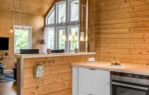 Fridge, stovetop, dishwasher, coffee/tea maker - Lovely home in Hemmet with WiFi (Hemmet)