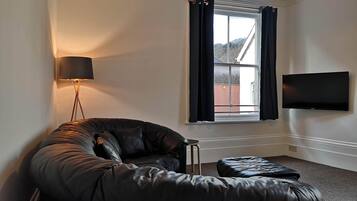 Appartement Classique, salle de bains privée (Coastal Escape Sandgate) | Bar lounge