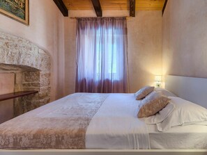 3 camere, culla da viaggio, lenzuola