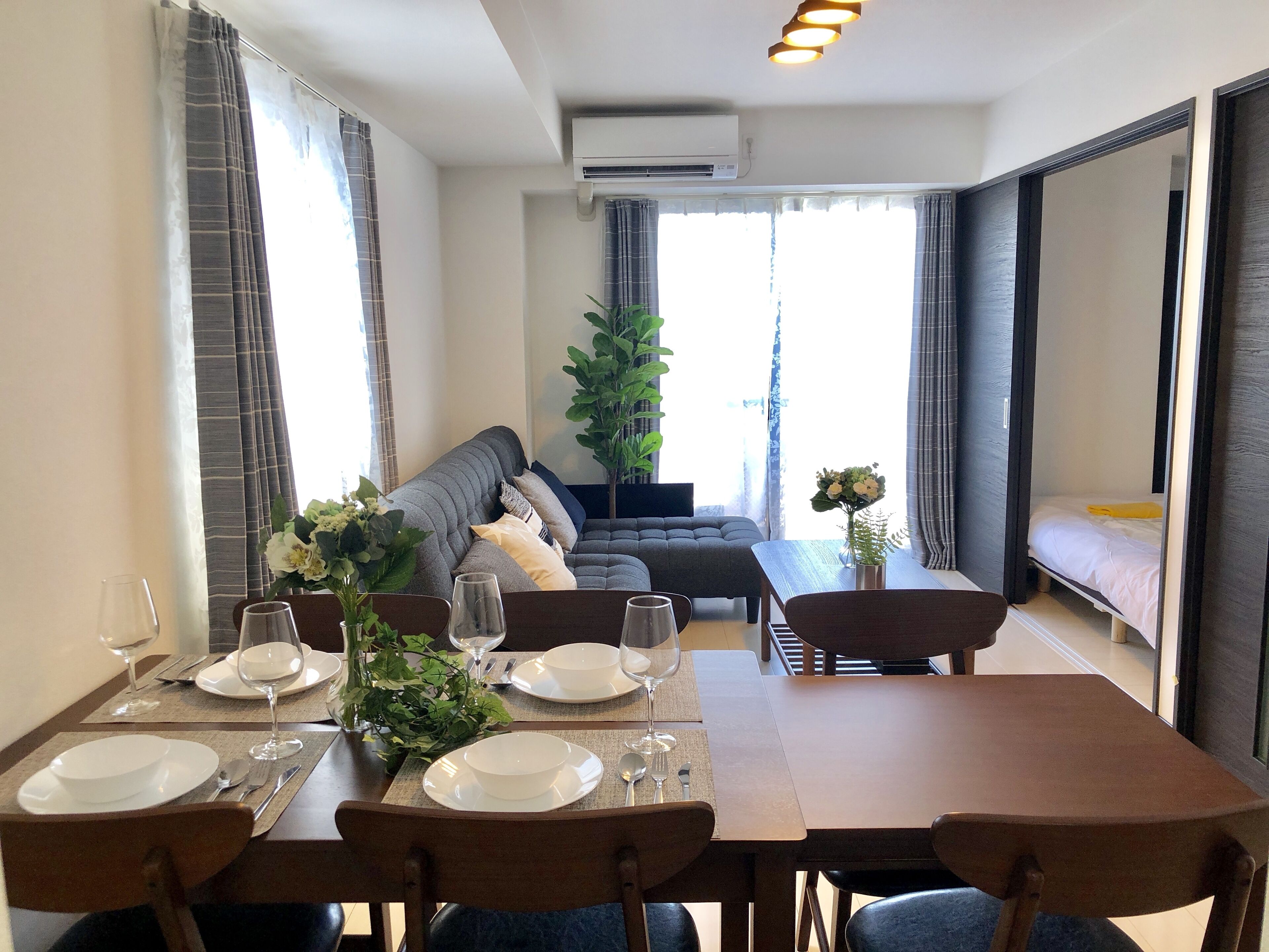 Suite, 2 Bedrooms | In-room dining