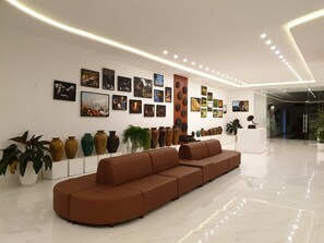 Lobby sitting area - Nhat Quang Hotel (Bao Loc)