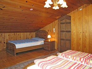 4 bedrooms, travel crib, free WiFi - Nice apartment for 9 guests with A/C, WIFI, pool, TV and terrace (Vinkuran)
