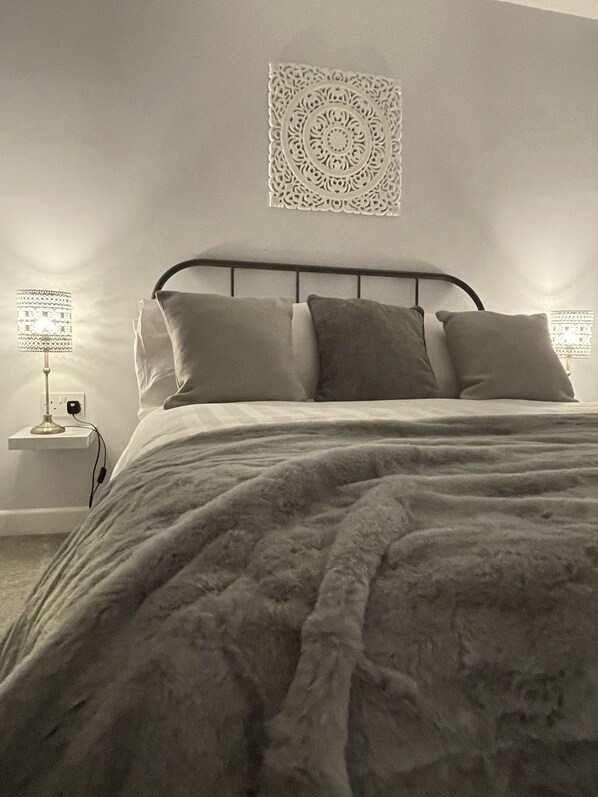 Comfort Room | 1 bedroom - Suitely Berkeley Apartments (Cheltenham)