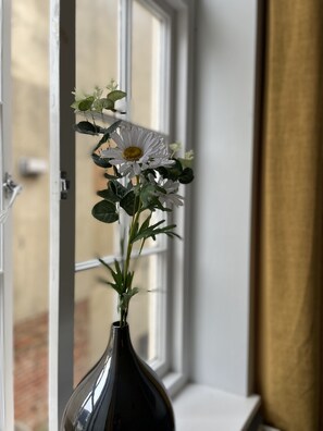 Comfort Room | 1 bedroom - Suitely Berkeley Apartments (Cheltenham)