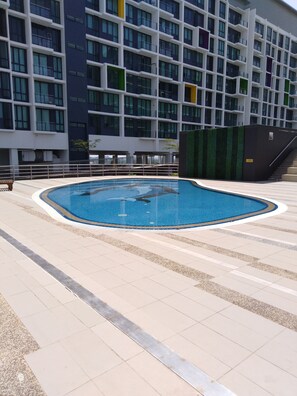 Outdoor pool - Vivacity Jazz3 Kuching CozyLife10 (Kuching)