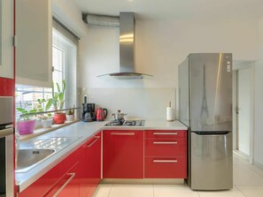 Mikrowelle, Ofen, Geschirrspüler, Toaster