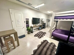 Unclassified image, 5 of 73, button