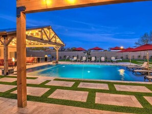 Unclassified image, 3 of 73, button