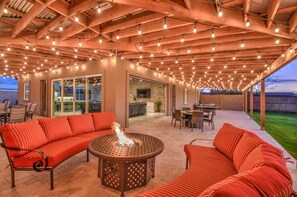 Outdoor dining - Grand Oasis, 1/2 Acre High-End Haven, Near Golf! (Gilbert)