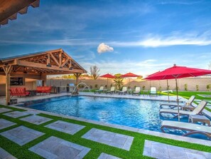 Unclassified image, 2 of 73, button