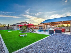 Unclassified image, 2 of 73, button