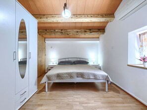 3 bedrooms, travel cot, free WiFi - Beautiful  villa for 6 guests with WIFI, A/C, private pool, TV, terrace and pets allowed (Pazin)