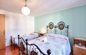 3 bedrooms, travel crib, free WiFi - Lovely apartment in Samolaco with WiFi (Samolaco)