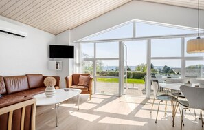 تلفزيون، مشغل دي في دي، ستيريو