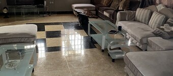 Luxurious Villa within walking distance from Town centre