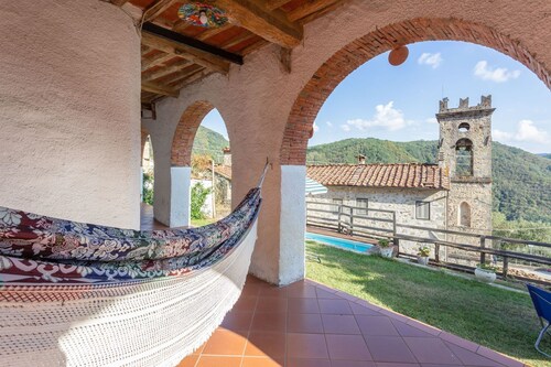 Belle maison de vacances privée avec sauna, piscine privée, WIFI, TV, terrasse, vue panoramique