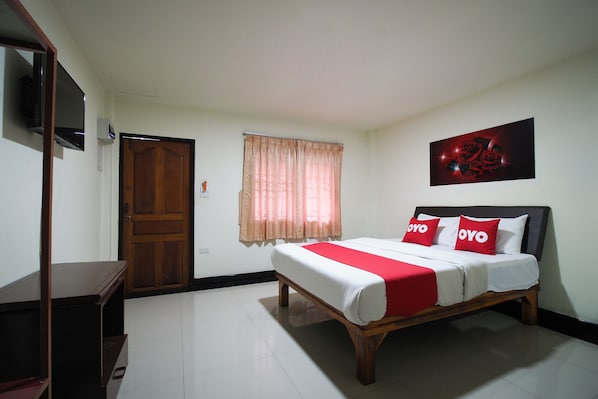Desk, free WiFi, bed sheets