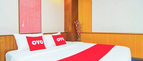 Doppia Deluxe | Una scrivania, Wi-Fi gratuito, lenzuola