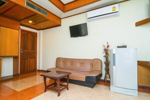 Superior-herbergi fyrir tvo, tvö rúm | Skrifborð, ókeypis þráðlaus nettenging, rúmföt