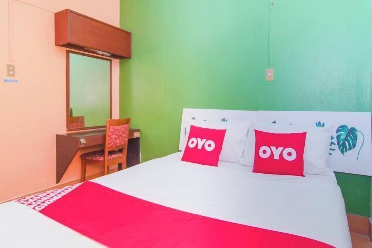 1 bedroom, desk, free WiFi, bed sheets