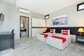 Deluxe Twin Room | Desk, free WiFi, bed sheets - OYO Bulan Anda Baba Resort (Ao Luek)
