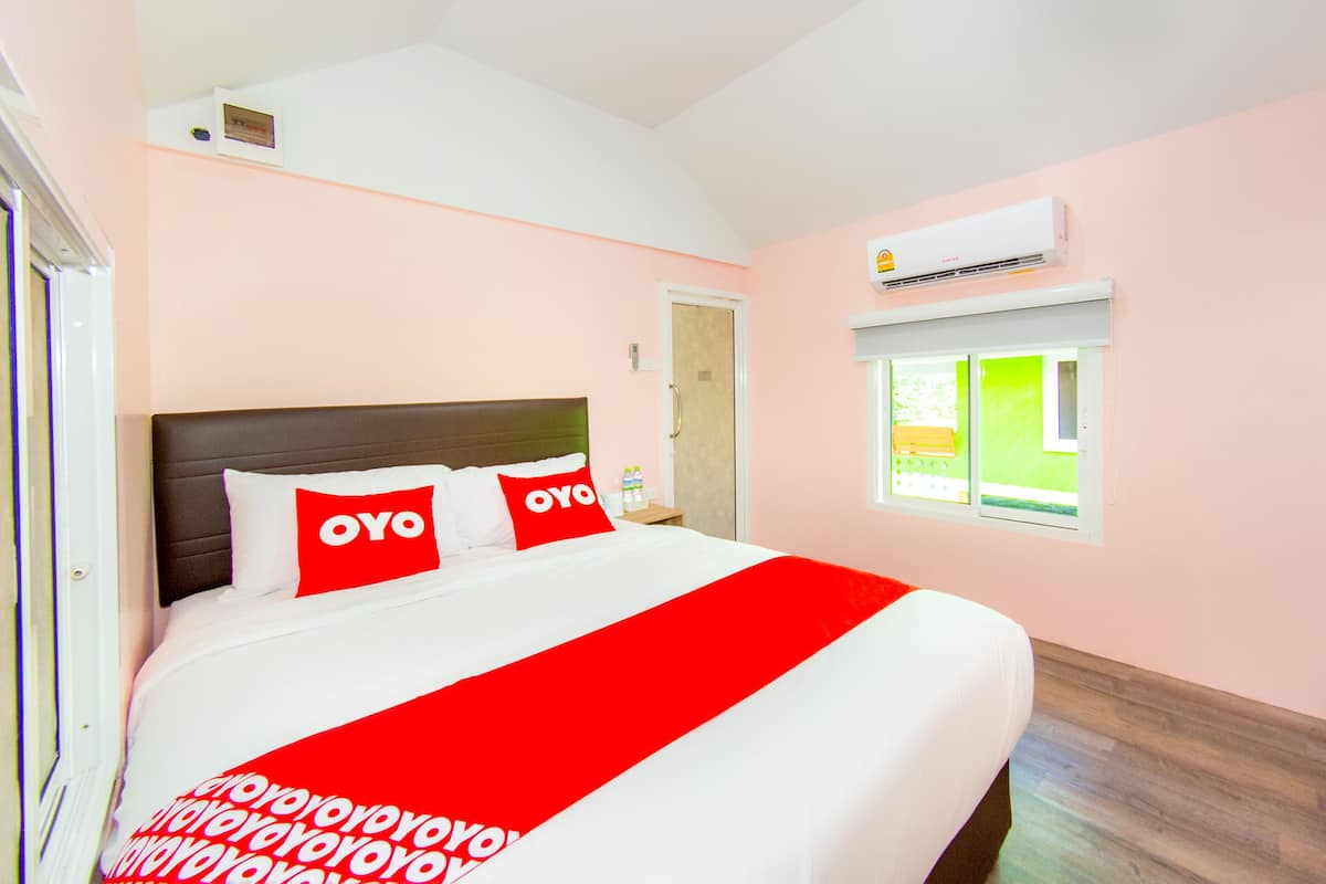 Standard Double Room | Free WiFi, bed sheets